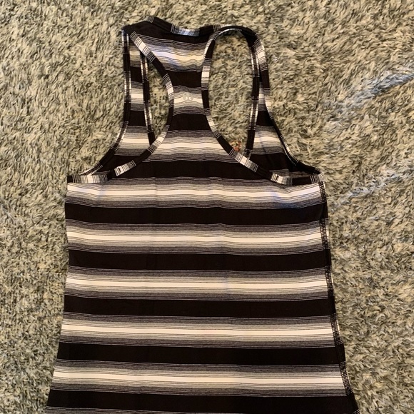 Lululemon tank - Picture 3 of 3